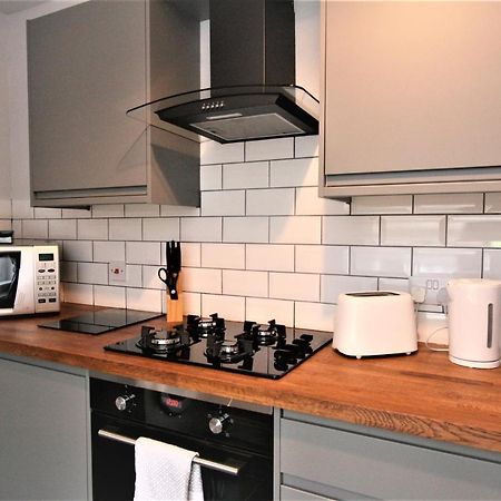 Nelson By The Docks Serviced Apartments By Roomsbooked Gloucester Ngoại thất bức ảnh