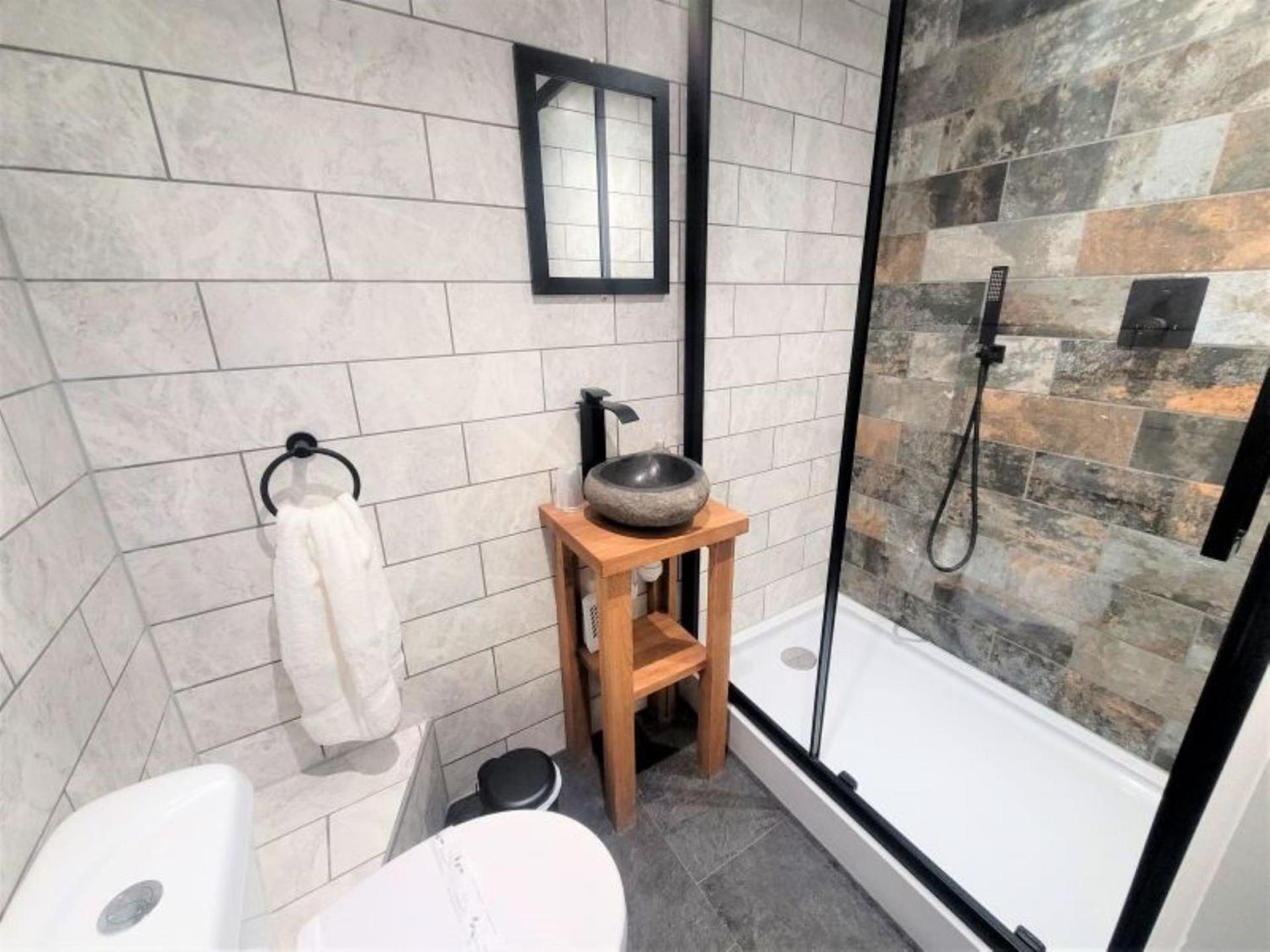 Nelson By The Docks Serviced Apartments By Roomsbooked Gloucester Ngoại thất bức ảnh